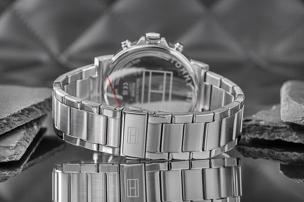 Tommy Hilfiger Men’s Watch – Model 1710588 | Blue Dial with Silver Stainless-Steel Bracelet