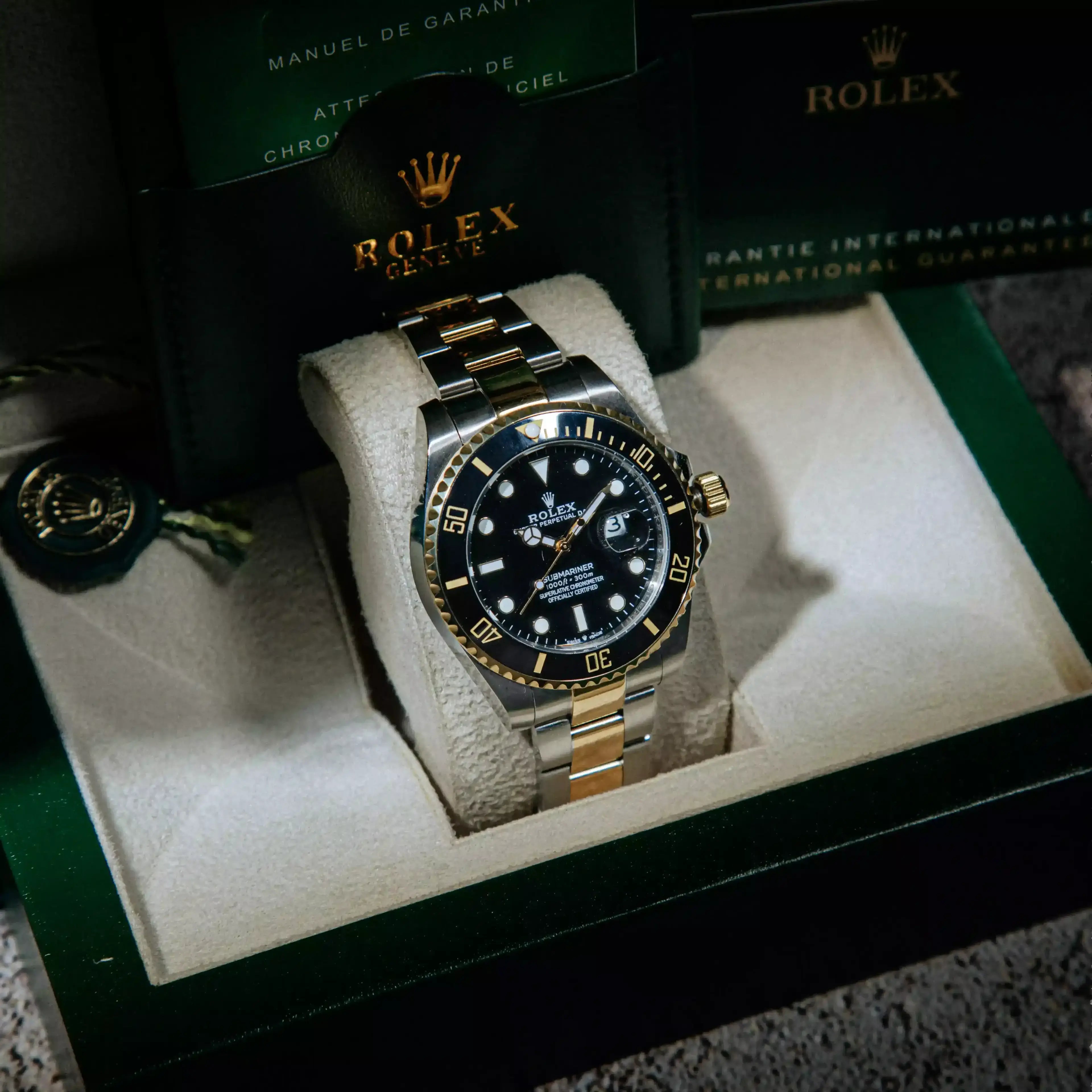 Rolex Submariner – Black Dial & Half Gold Oyster Bracelet