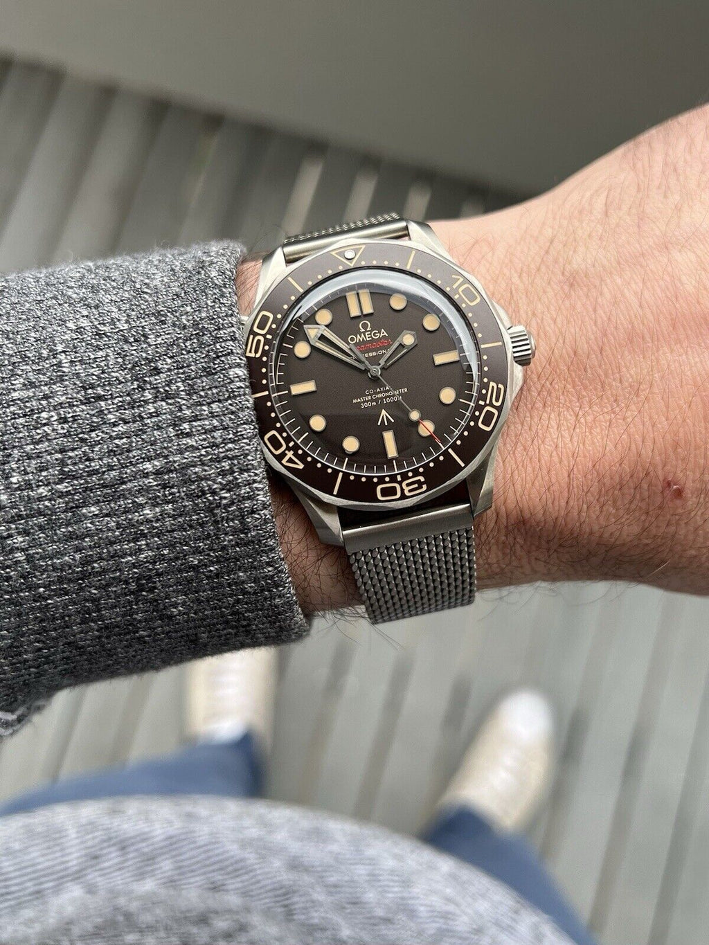 Omega-Seamaster “007 edition” Black & Gold