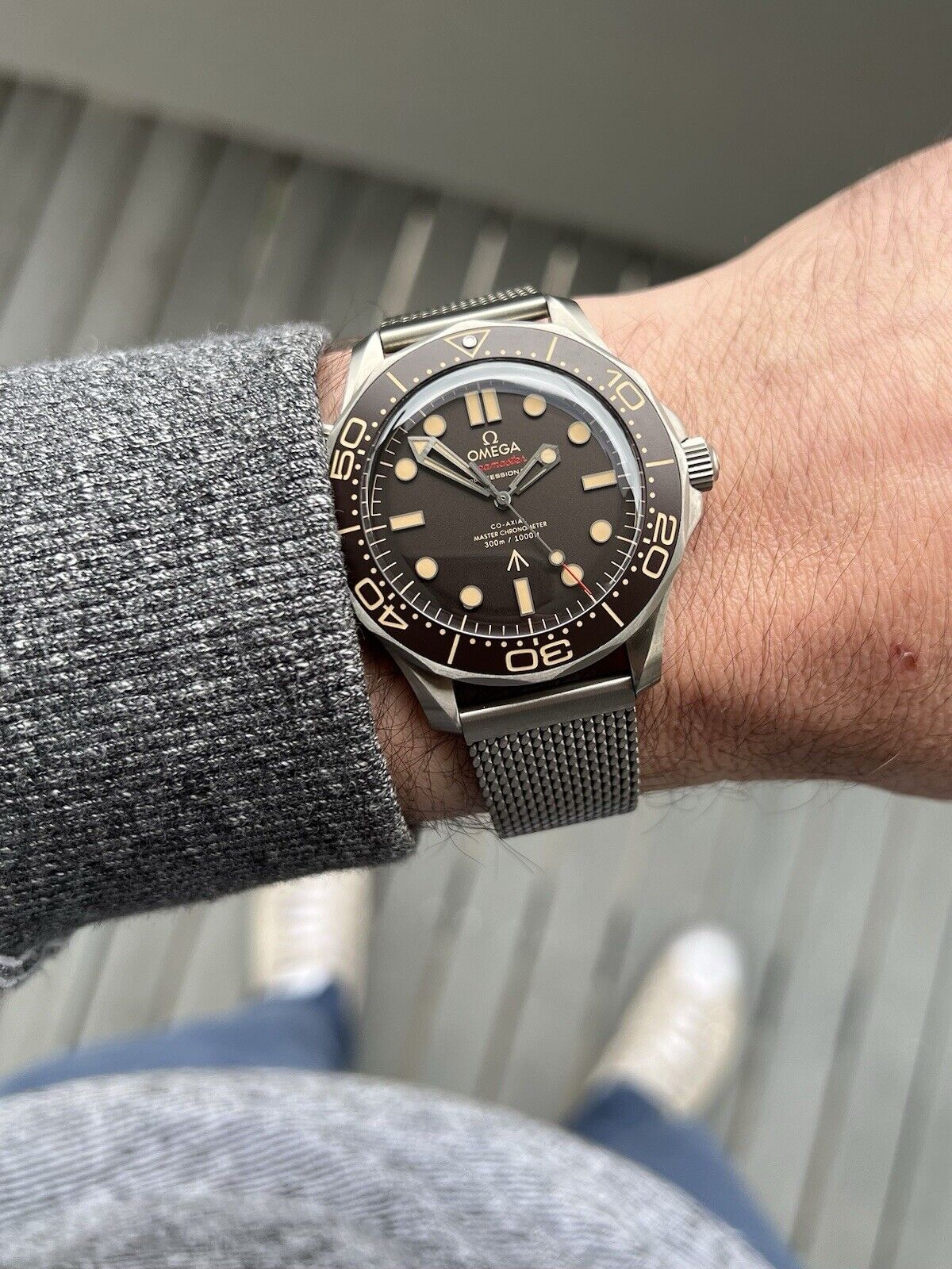 Omega-Seamaster “007 edition” Black & Gold
