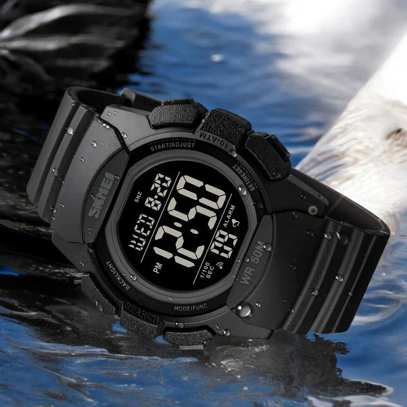 SKMEI 1771 ساعة رياضية ثنائية التوقيت وكرونوغراف أسود بميناء فاتح