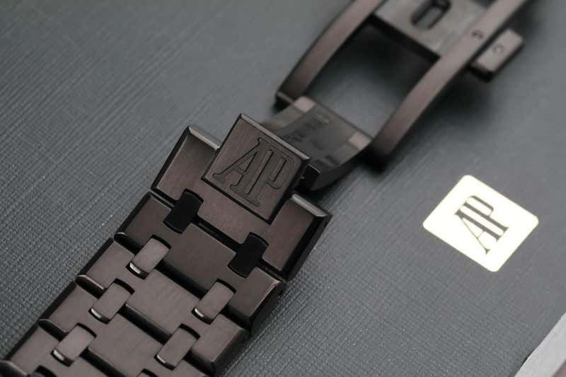 Audemars Piguet Royal Oak Stainless Steel - Black & Silver