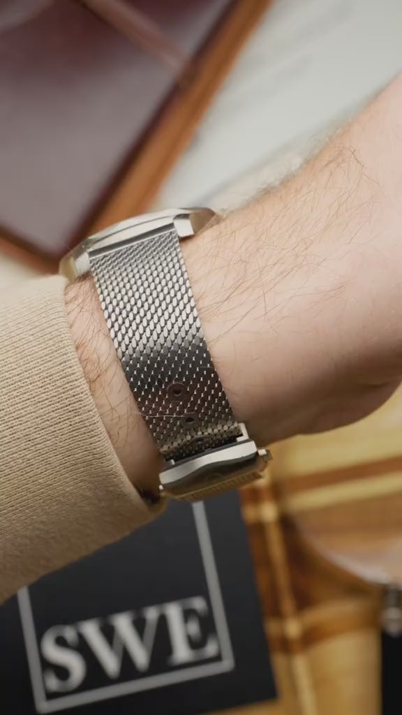 Omega-Seamaster “007 edition” Black & Gold